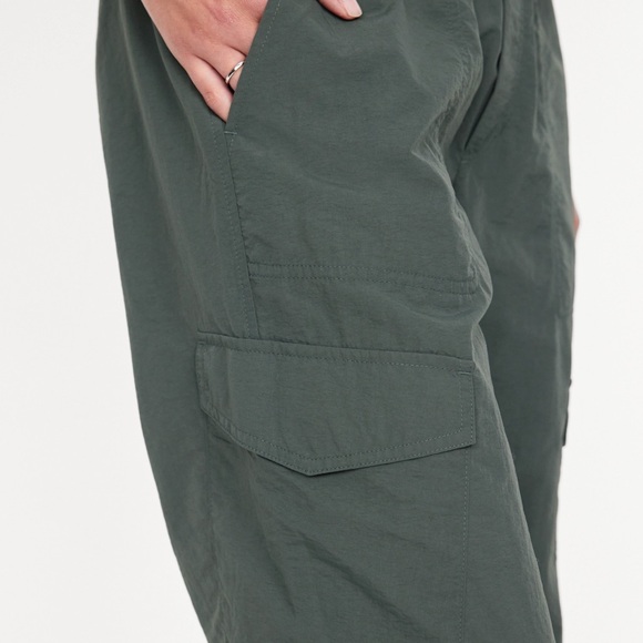 NWT OLD NAVY High-Waisted Ankle-Zip Cargo Joggers Color Dark Ivy Size Medium - Picture 3 of 8